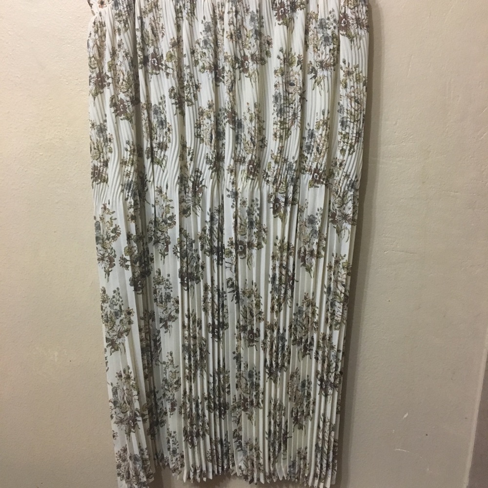 *3 for $9* Nicola country wildflowers maxi…